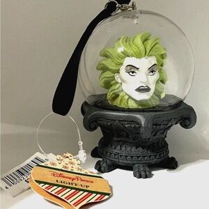 Disney Parks THE HAUNTED MANSION MADAME LEOTA LIGHT-UP CRYSTAL BALL ORNAMENT